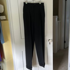 Waist 28”, rise 14”, inseam 32”, hip hip 38”.